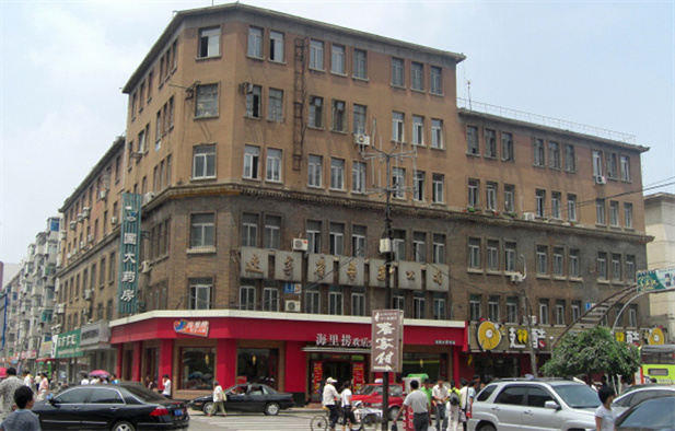 1949年，东北医药总公司办公楼（位于沈阳市太原街13 号，其中第一至第三层为30年代原建筑，第四层以上为80  年代所接盖。.jpg
