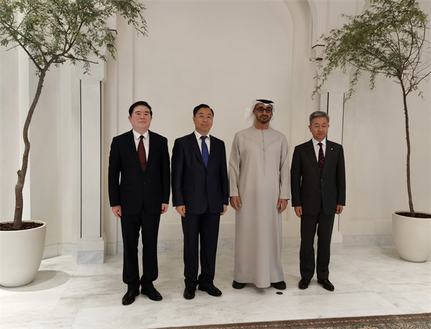 2022年12月，国药集团董事长刘敬桢率领集团生物医药合作代表团出访阿拉伯联合酋长国。阿拉伯联合酋长国总统穆罕默德在阿联酋阿布扎比接见刘敬桢董事长一行，并感谢国药集团为阿联酋抗击疫情所做的贡献.jpg