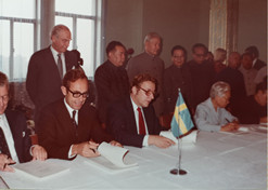 1982年，国药外贸与瑞典法玛西亚普强公司合资建立华瑞制药有限公司?；鹬埔┦堑谝患抑腥鸷献势笠?。
